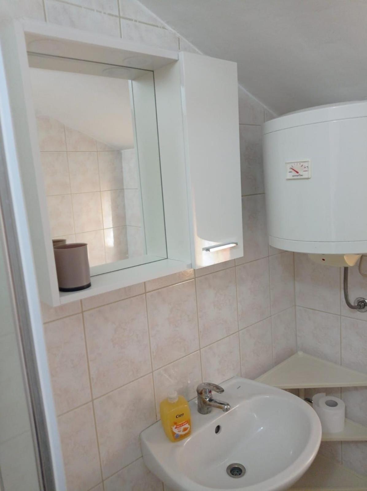 Apartments By The Sea Grebastica, Sibenik - 4881 Baselovici Room photo
