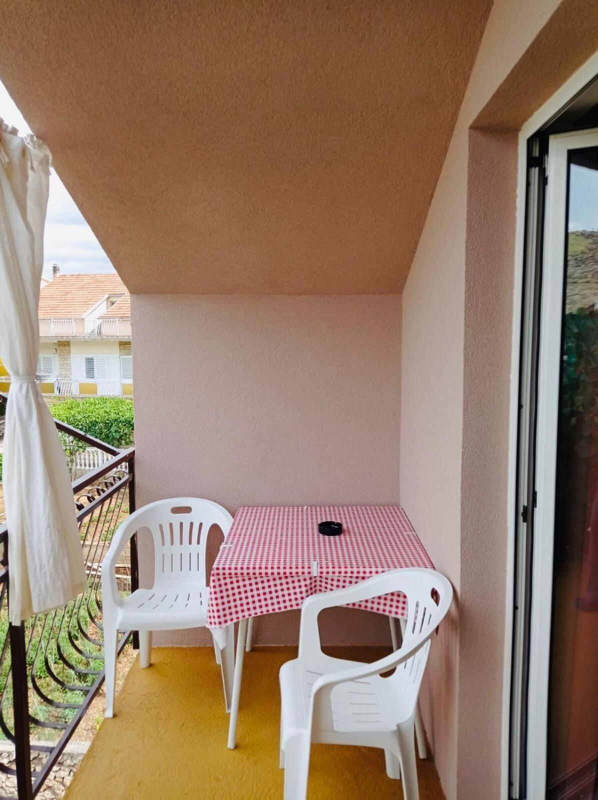 Apartments By The Sea Grebastica, Sibenik - 4881 Baselovici Exterior photo